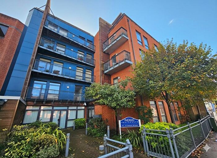 2 Bedroom Apartment For Sale In Crown Street, Reading, RG1