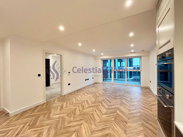 2 Bedroom Flat To Rent In Brook Street, Kingston Upon Thames, KT1