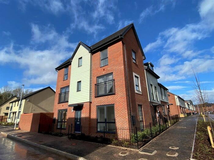 3 Bedroom Town House To Rent In Shipyard Close, Chepstow, NP16