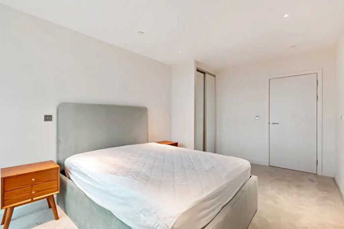 2 Bedroom Flat To Rent In The Wiltern, Perivale, UB6