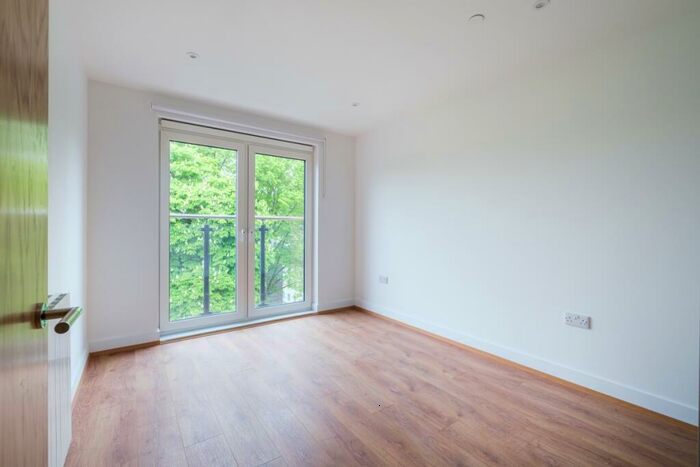 1 Bedroom Apartment To Rent In Well Farm Road, Whyteleafe, CR3