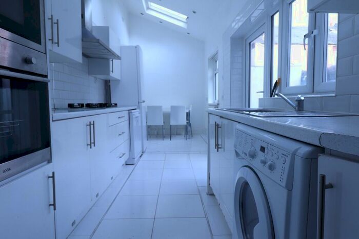 5 Bedroom Terraced House To Rent In Mostyn Road, Birmingham, B16