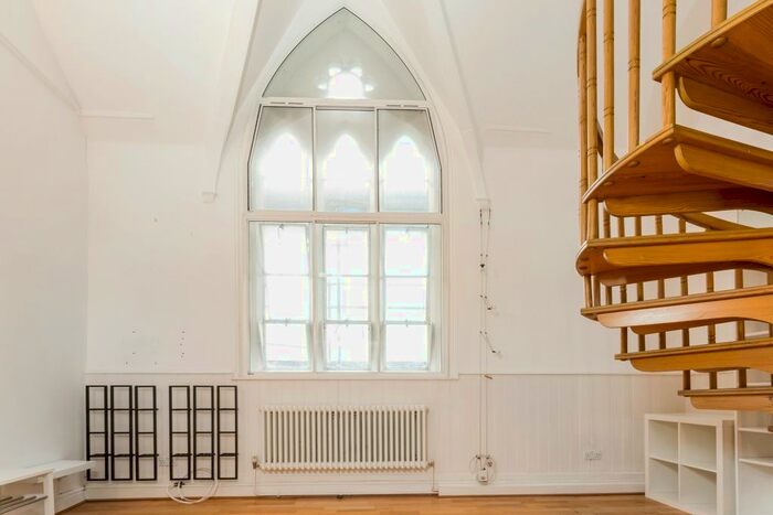 1 Bedroom Flat To Rent In Drapers Road, London N17