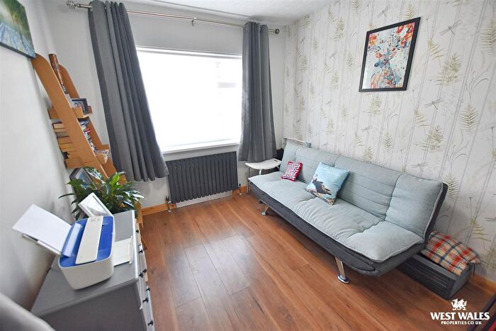 3 Bedroom Detached Bungalow For Sale In Silverstream Drive, Hakin, Milford Haven, SA73