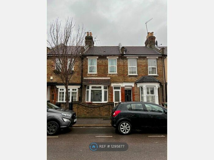 4 Bedroom Terraced House To Rent In Northbank Road, London E17