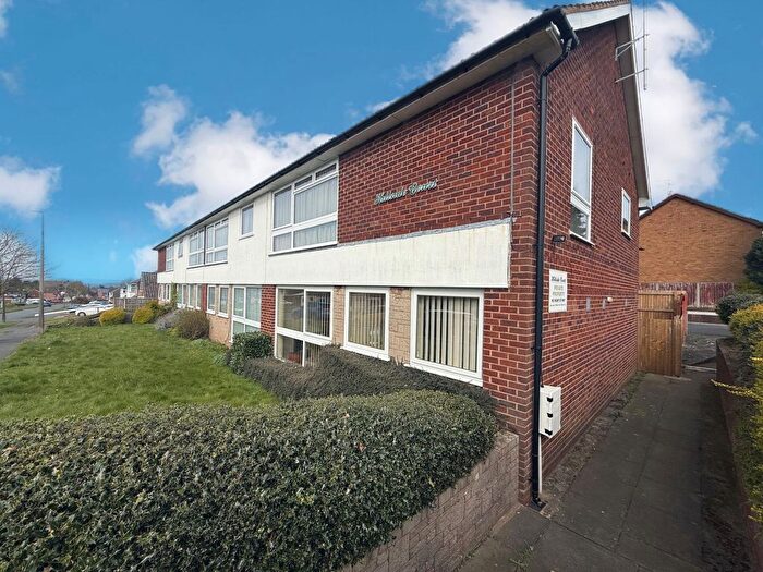 2 Bedroom Flat For Sale In Hillside Court, Lightwoods Road, Pedmore, Stourbridge, DY9