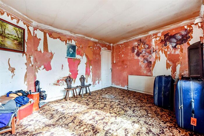 3 Bedroom House For Sale In Melbourne Road, Chichester, PO19