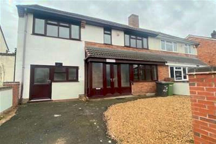 4 Bedroom House To Rent In Riches Street, Wolverhampton, WV6