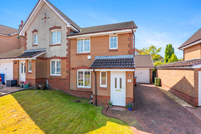 3 Bedroom Semi-Detached House For Sale In St. Andrews Drive, Bearsden, G61