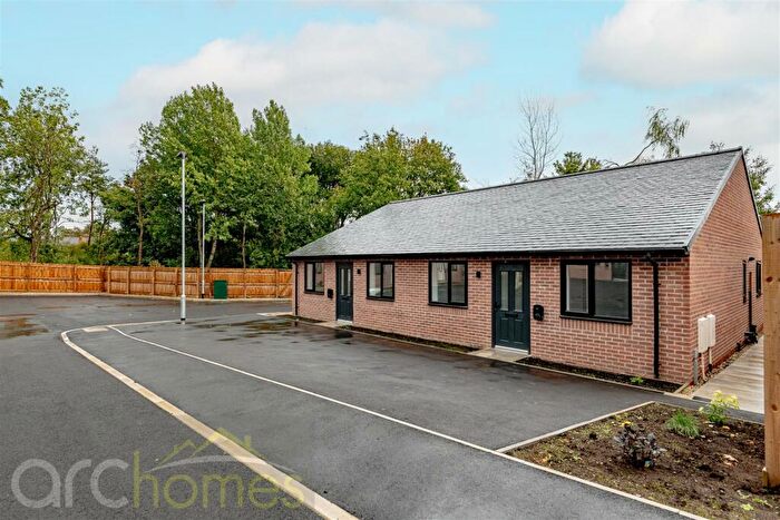 2 Bedroom Semi-Detached Bungalow For Sale In Samuel Close, Atherton, Manchester, M46