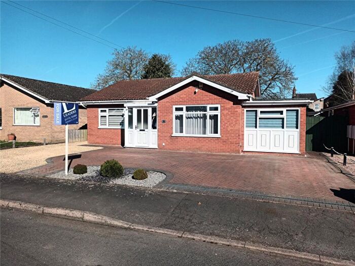 3 Bedroom Bungalow For Sale In Mansell Close, Spalding, Lincolnshire, PE11