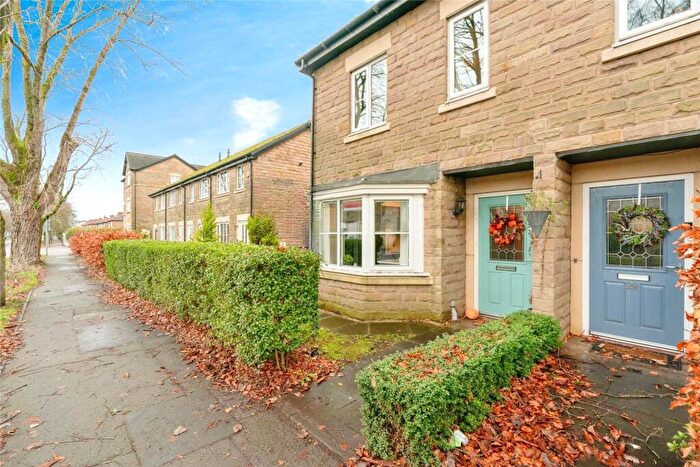 3 Bedroom Semi Detached House For Sale In Casterton Avenue, Burnley, Lancashire, BB10
