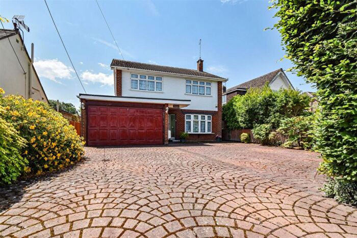 3 Bedroom Detached House For Sale In Wyatts Green Road, Wyatts Green, Brentwood, CM15