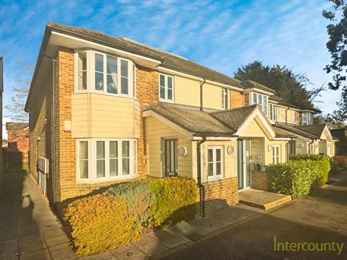 2 Bedroom Maisonette To Rent In Northfields, Stansted, Essex, CM24