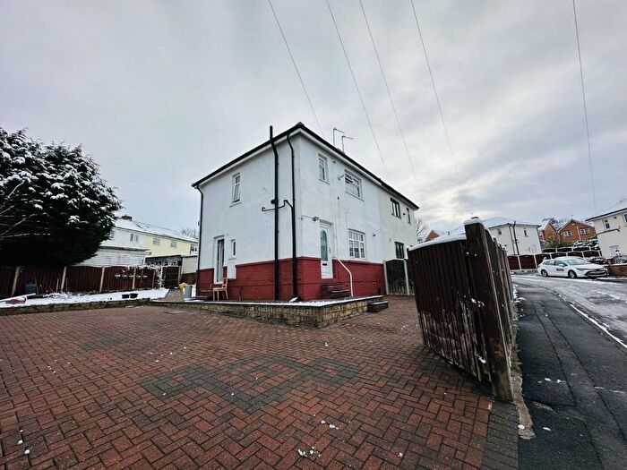 3 Bedroom Semi-Detached House To Rent In Hill Top Estate, Heckmondwike, WF16