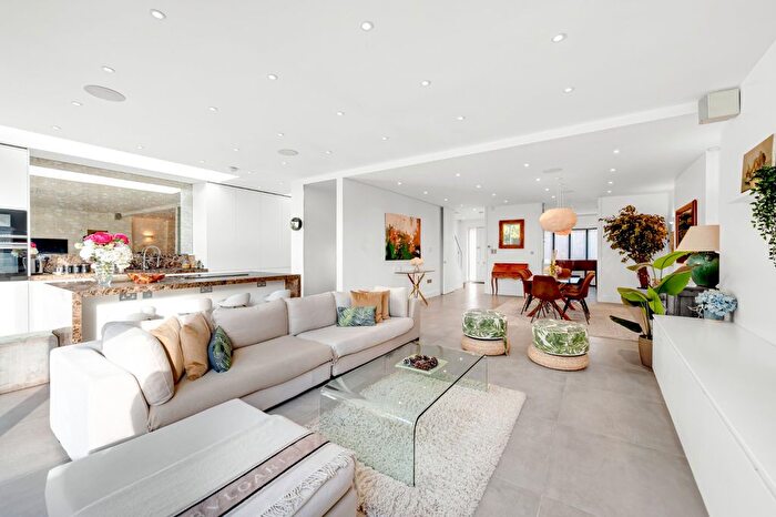 4 Bedroom Semi-Detached House To Rent In Friars Place Lane, East Acton, W3