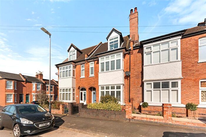 4 Bedroom Terraced House For Sale In Campion Road, Leamington Spa, Warwickshire, CV32