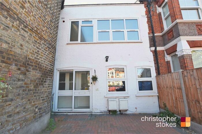 2 Bedroom Maisonette To Rent In Turners Hill, Cheshunt, Hertfordshire, EN8