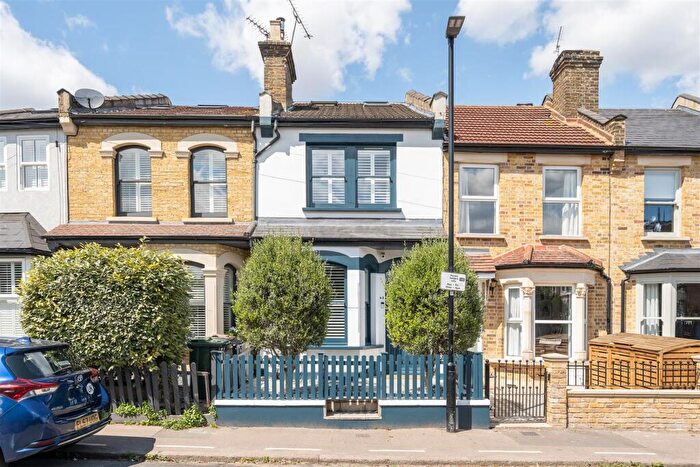 4 Bedroom House For Sale In Barclay Road, London, E17