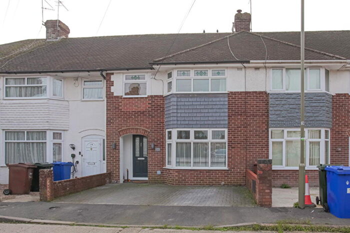 3 Bedroom Terraced House For Sale In Cheney Road, Banbury, OX16