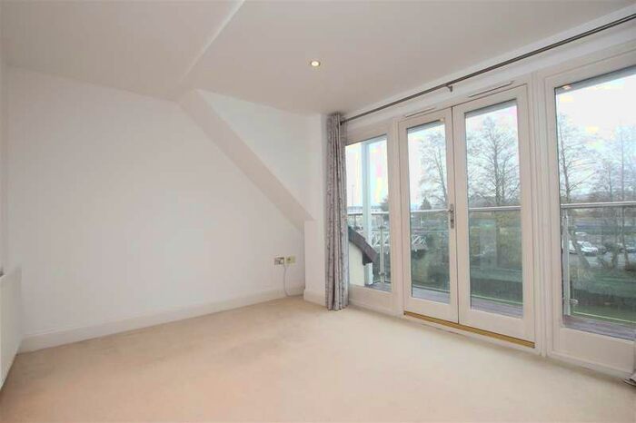 2 Bedroom Flat To Rent In Windsor Castle, Upper Bristol Road, Bath, BA1