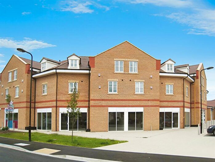 2 Bedroom Flat To Rent In Fern Court, Woodlaithes Village, Rotherham, S66