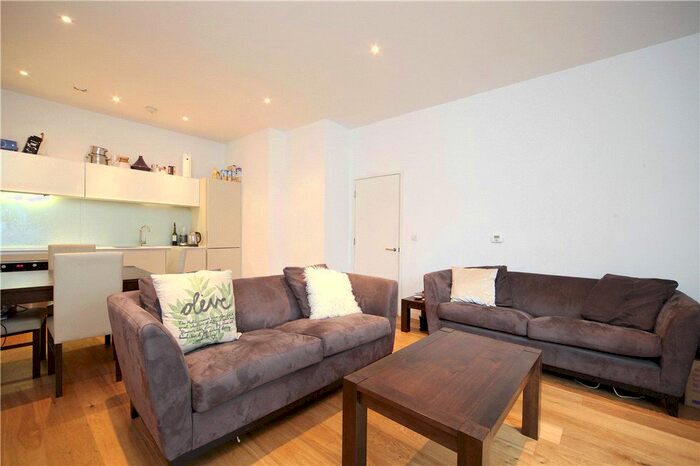 2 Bedroom Flat To Rent In Grafton Square, Old Town, Clapham, London, SW4