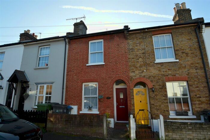 2 Bedroom Cottage To Rent In Haycroft Road, Surbiton KT6