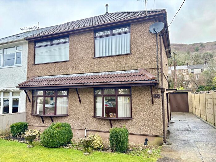 3 Bedroom Semi-Detached House For Sale In Hodgsons Road, Godrergraig, Swansea., SA9