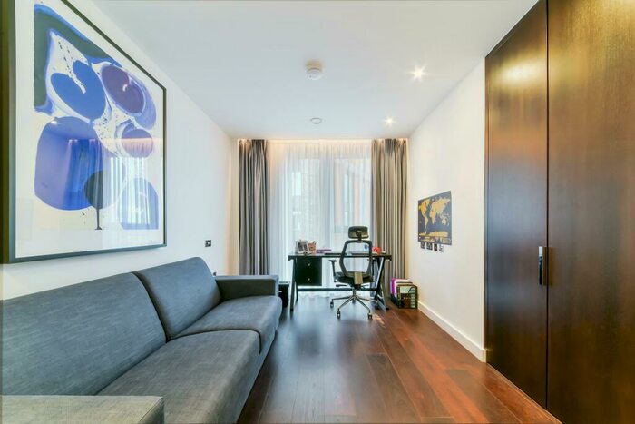 2 Bedroom Flat For Sale In Glacier House, The Residence, Nine Elms, SW11