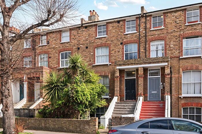 1 Bedroom Maisonette To Rent In Coningham Road, Shepherds Bush, London, W12