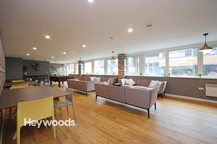 1 Bedroom Flat For Sale In Flat, Keele House, The Midway, Newcastle-under-Lyme, Staffordshire, ST5