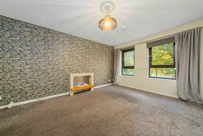 2 Bedroom Flat To Rent In Princes Gate, Rutherglen, G73