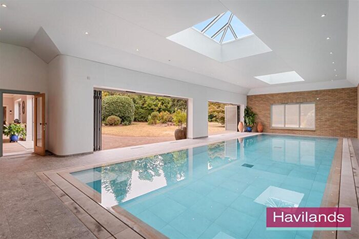 5 Bedroom Detached House For Sale In Broad Walk, Winchmore Hill, N21