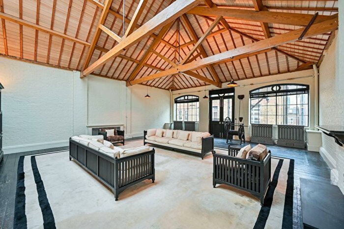 2 Bedroom Flat To Rent In Vine Yard, Borough, London, SE1