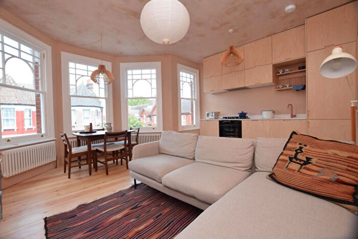 2 Bedroom Flat To Rent In Mattison Road, London, N4