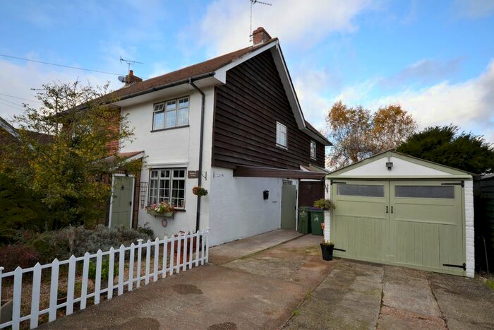 3 Bedroom Cottage For Sale In Boarmans Lane, Brookland, Romney Marsh TN29