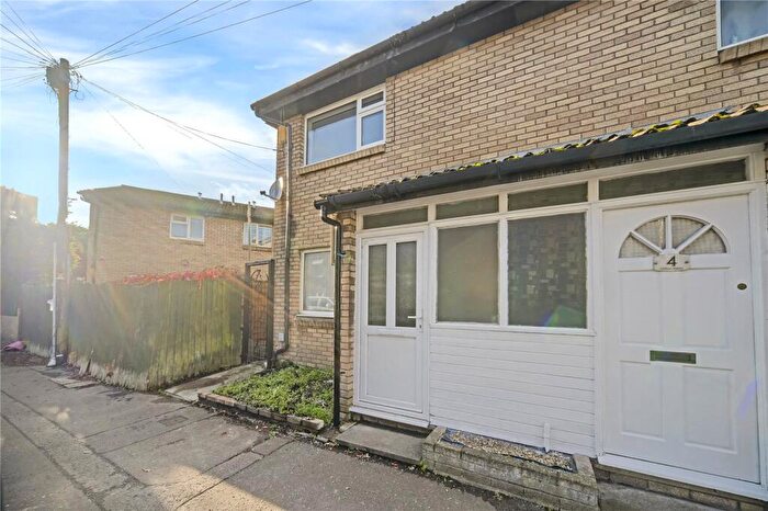 2 Bedroom End Of Terrace House To Rent In Clifton Mews, Adamsdown, Cardiff, South Glamorgan, CF24