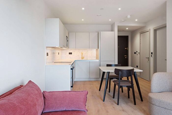 2 Bedroom Flat To Rent In The Draper, Colindale, London, NW9