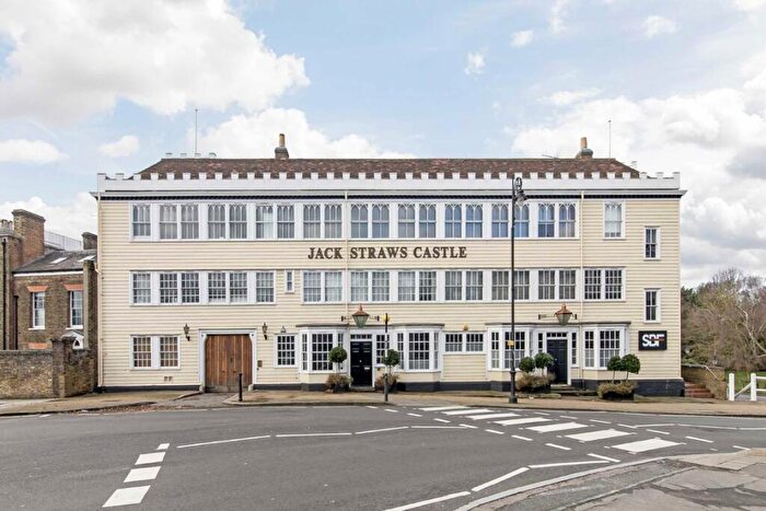 3 Bedroom Detached House To Rent In North End Way, London, NW3