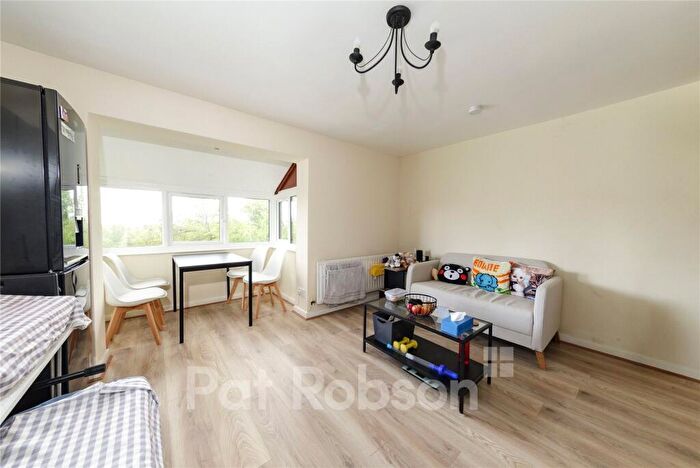 2 Bedroom Apartment For Sale In Kirkwood Drive, Kenton, Newcaslte Upon Tyne, NE3