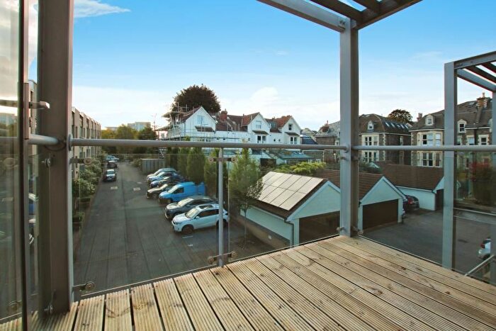 4 Bedroom Property To Rent In Chapter Walk, Redland, Bristol, BS6