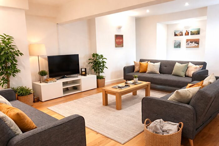 6 Bedroom End Of Terrace House To Rent In Alton Road, Plymouth, PL4
