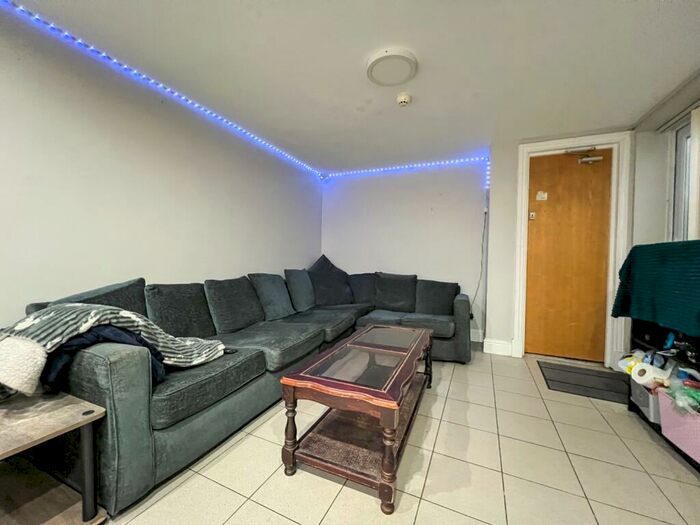 8 Bedroom Terraced House To Rent In Merthyr Street, Cathays, CF24