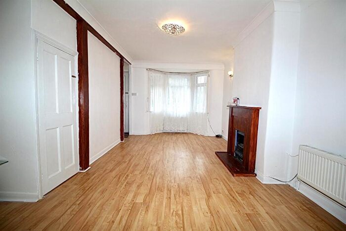 3 Bedroom Terraced House To Rent In Eastfield Road, Enfield, EN3