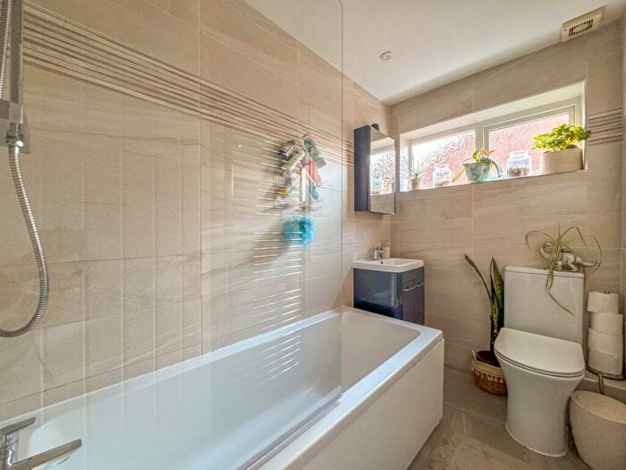 2 Bedroom Semi-Detached House For Sale In Regency Close, Weddington, CV10