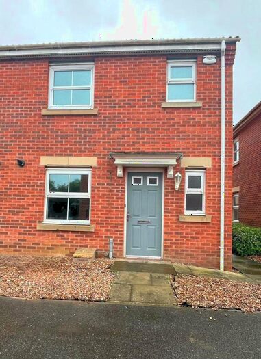 3 Bedroom Semi-Detached House To Rent In Pennistone Place, Scartho Top, Grimsby, DN33