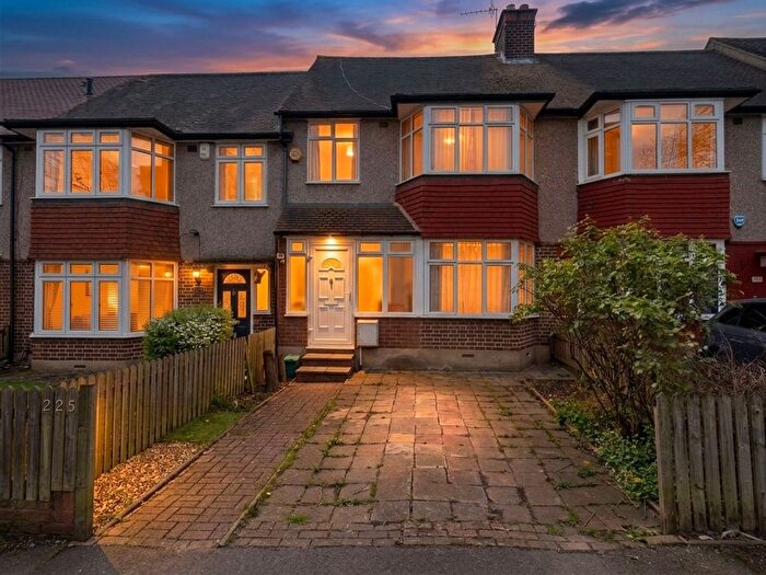 3 Bedroom Terraced House To Rent In Whitton Avenue East, Greenford, UB6