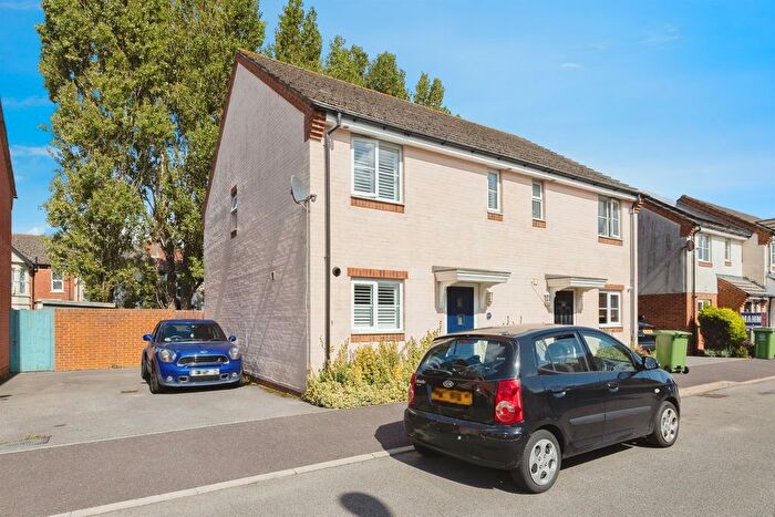 3 Bedroom Semi-Detached House For Sale In Cotton Road, Portsmouth, PO3