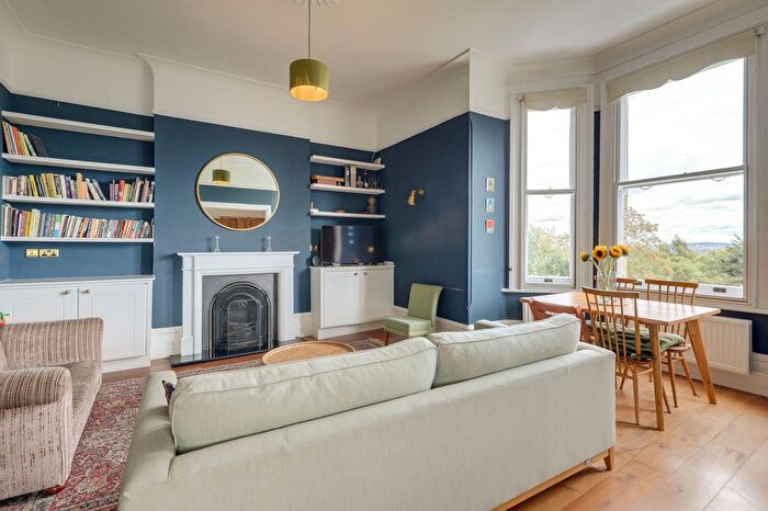 2 Bedroom Flat For Sale In Honor Oak Road, Forest Hill, SE23